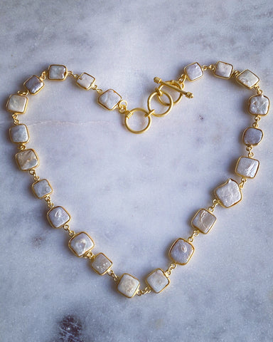 The Mother of Pearl necklace/choker