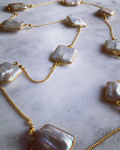 Mother of Pearl - The statement Necklace