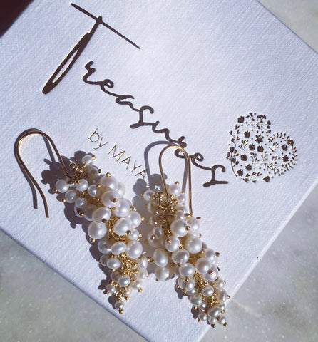 A love bunch long Pearl earrings!